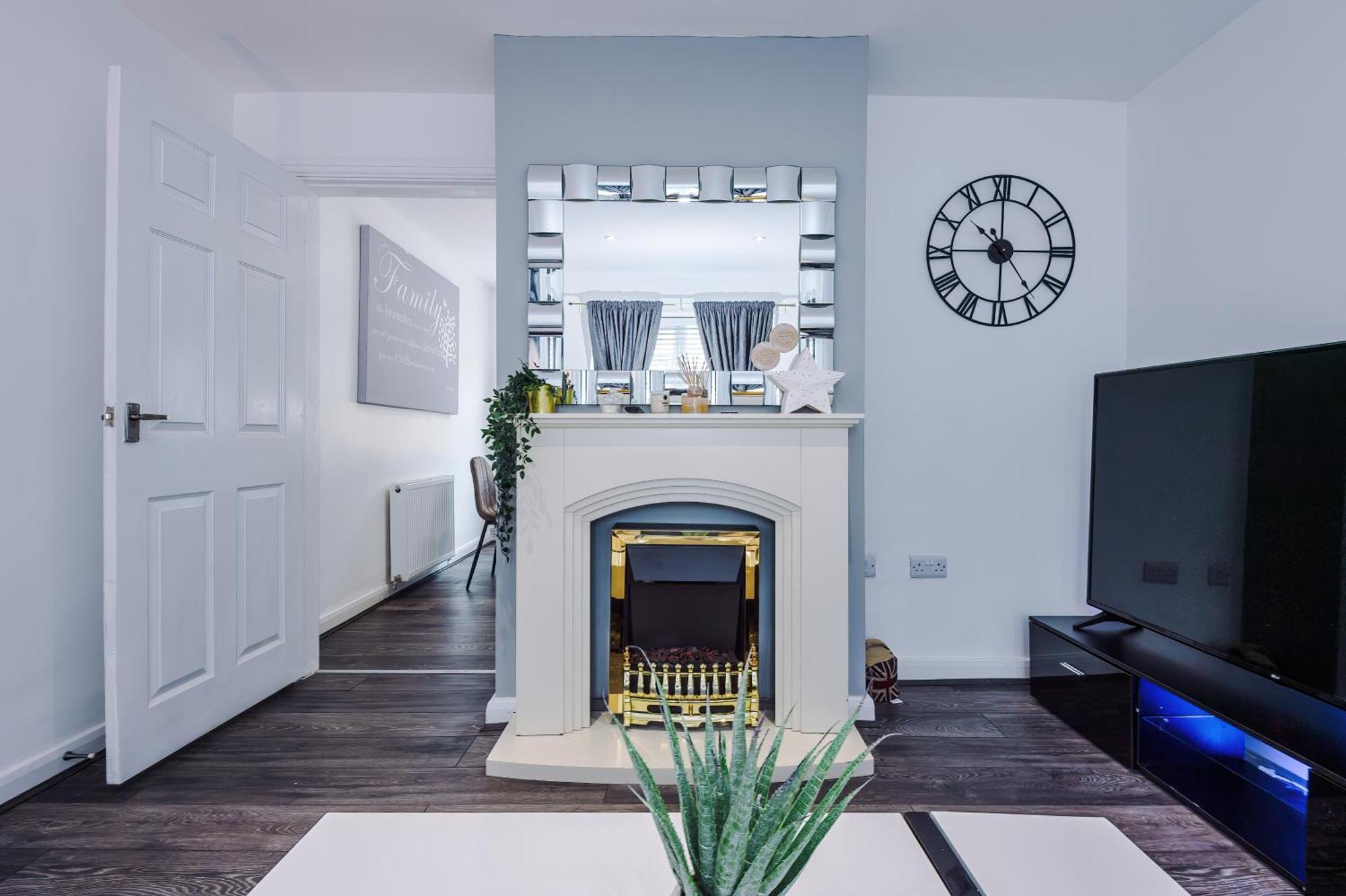 Comfort Place - 3 Bedroom House In Chester - Sleeps 6 Экстерьер фото