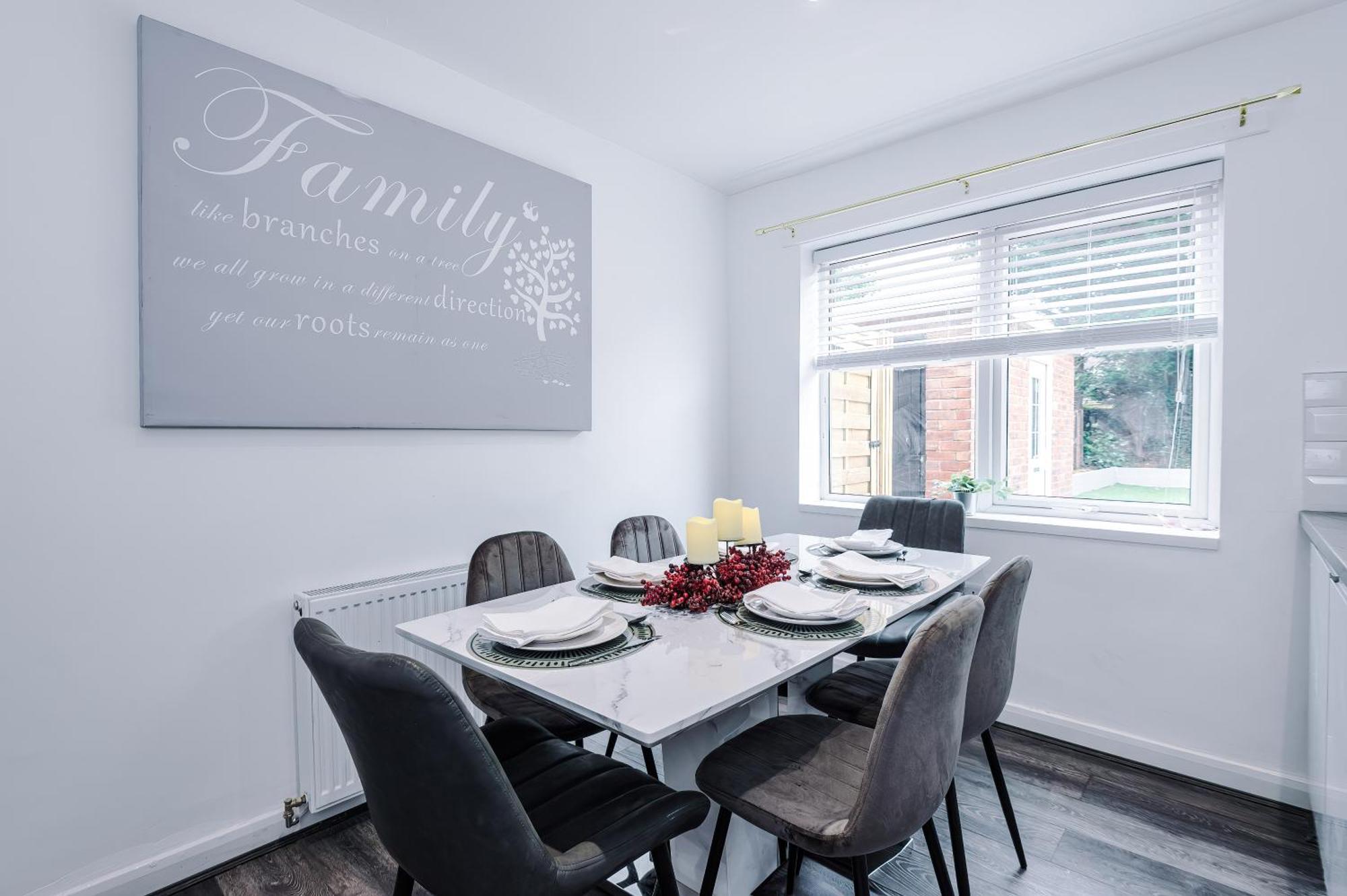 Comfort Place - 3 Bedroom House In Chester - Sleeps 6 Экстерьер фото