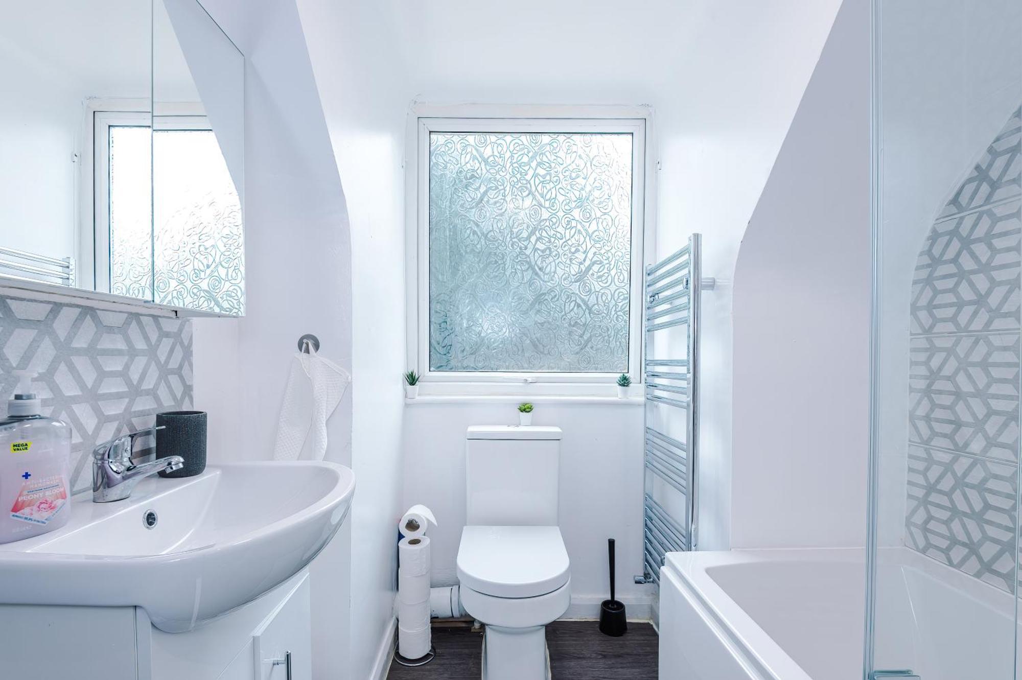 Comfort Place - 3 Bedroom House In Chester - Sleeps 6 Экстерьер фото